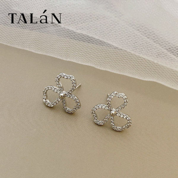 Ženske moderne naušnice sa kamenčićima - srebrne i zlatne boje