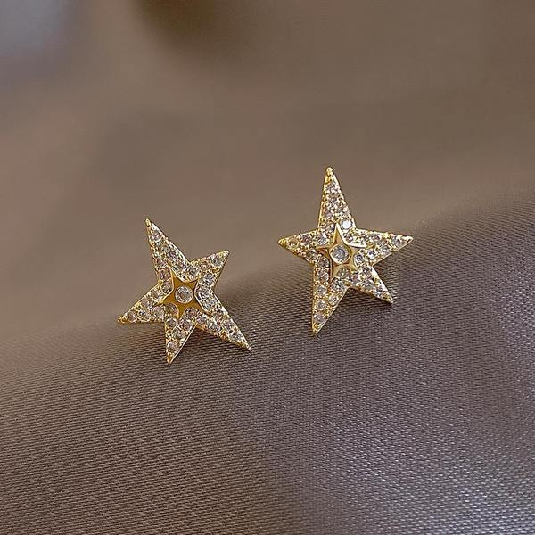 Ležerne ženske naušnice u obliku zvijezde