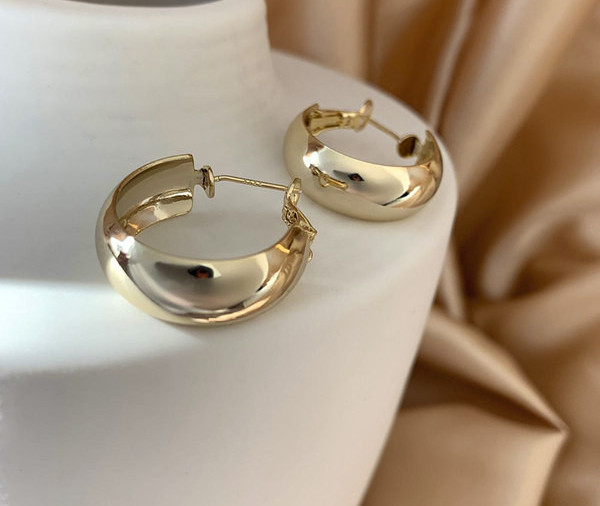 Γυναικεία casual σκουλαρίκια σε χρυσό χρώμα νέο μοντέλο