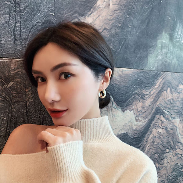 Γυναικεία casual σκουλαρίκια σε χρυσό χρώμα νέο μοντέλο