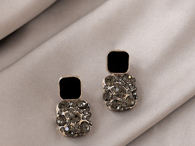 Κομψά γυναικεία σκουλαρίκια - με πέτρες