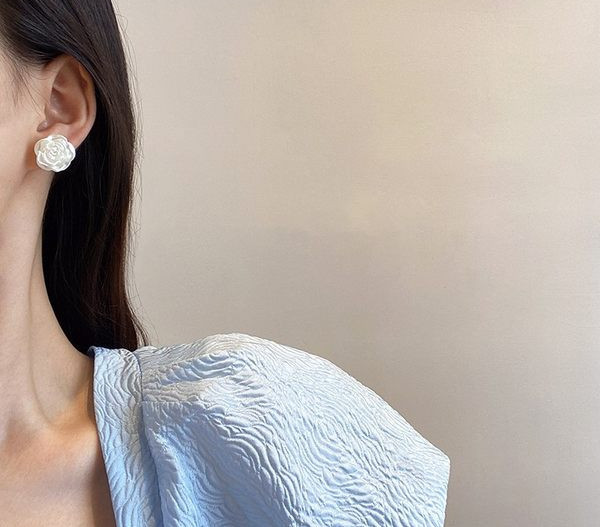 Casual γυναικεία στρογγυλά σκουλαρίκια με τριαντάφυλλο