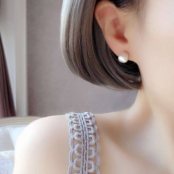 Ženske naušnice jednobojni model - srebrne boje