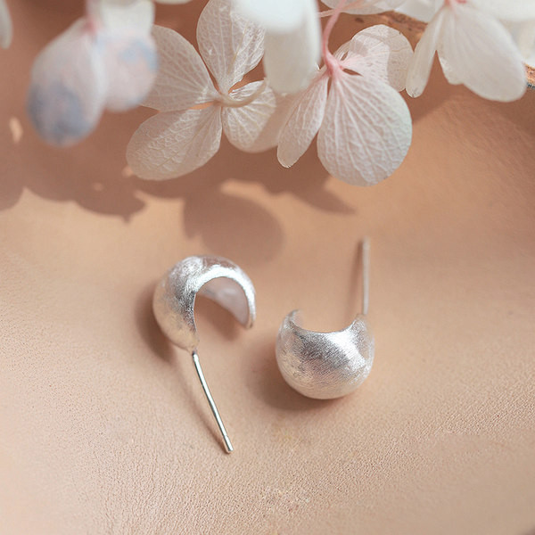 Ženske naušnice jednobojni model - srebrne boje