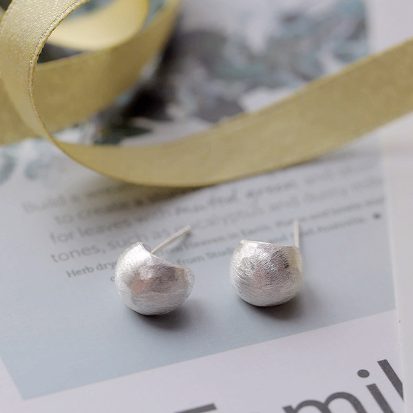 Ženske naušnice jednobojni model - srebrne boje