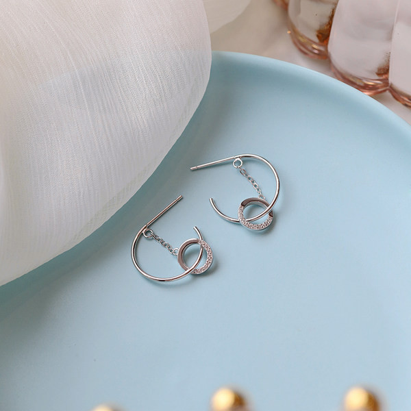 Ženske naušnice prstenje sa ukrasnim kamenčićima