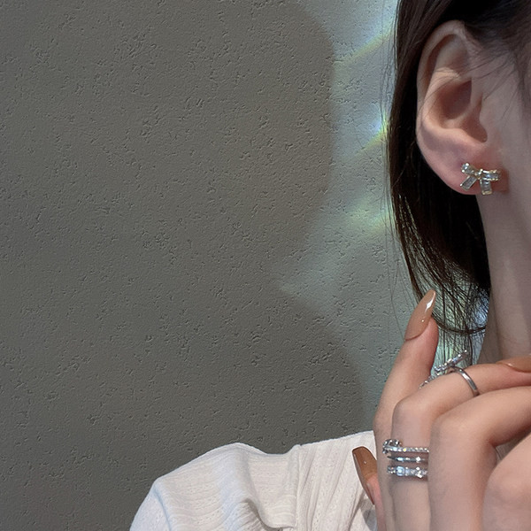 Γυναικεία σκουλαρίκια κορδέλα με πέτρες