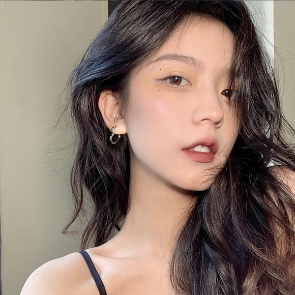 Svakodnevne ženske naušnice u obliku srca