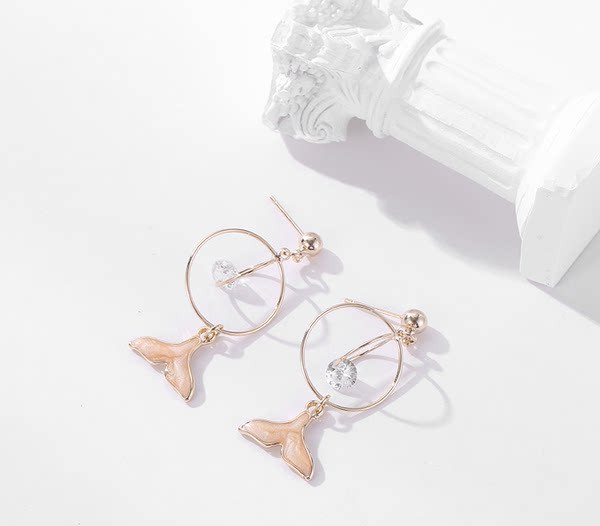 Ženske naušnice sa ribljim repom dva modela u zlatnoj boji