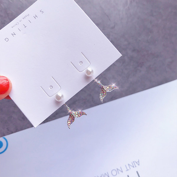 Ženske naušnice sa ribljim repom dva modela u zlatnoj boji