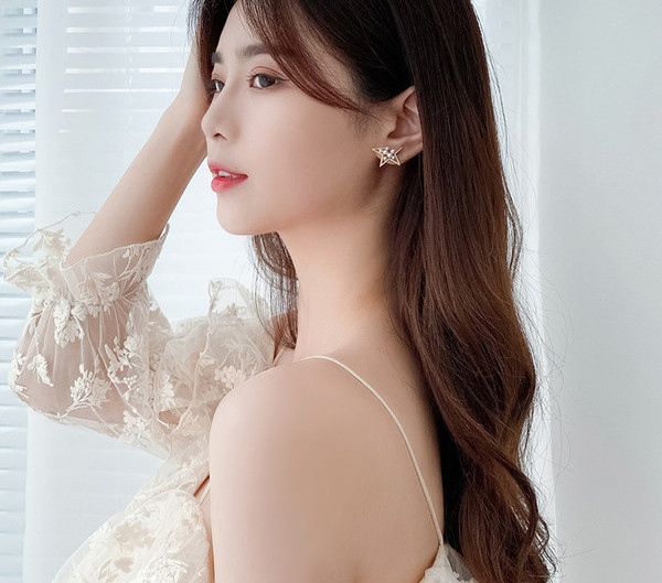 Γυναικεία σκουλαρίκια αστέρι με μαργαριτάρι διακόσμηση