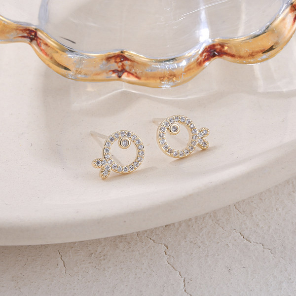 Ženske mini naušnice u obliku ribe i ukrasnih kamenčića