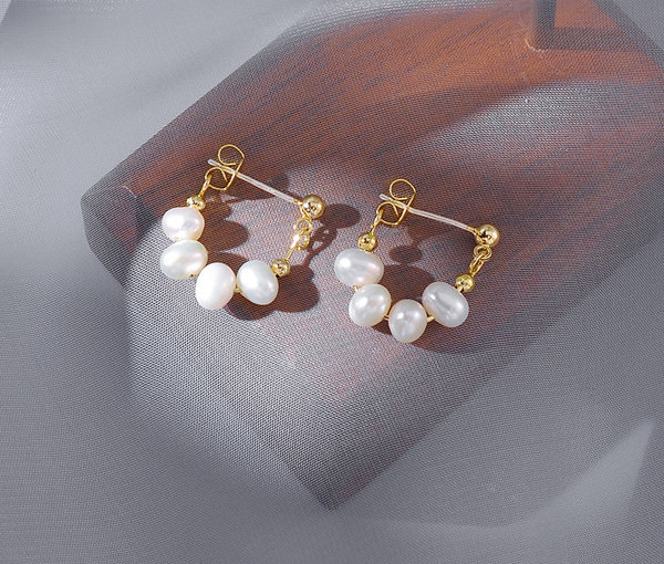 Γυναικεία σκουλαρίκια τύπου δαχτυλίδια με πέρλες