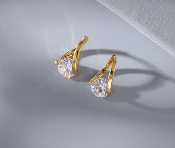 Κομψά γυναικεία σκουλαρίκια με πέτρα σε χρυσό χρώμα