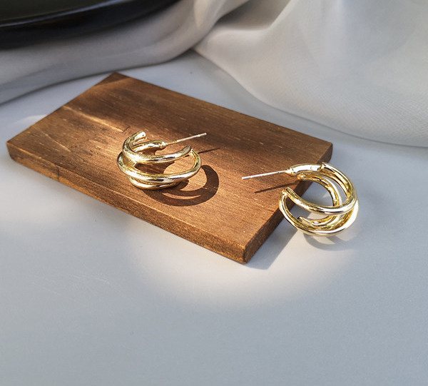 Cercei rotunzi dama - culoare aurie