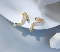 Дамски обеци във формата на змия с декоративни камъни