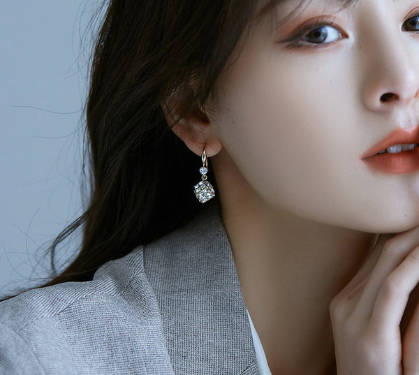 Дамски ежедневни висящи обеци с камъни 