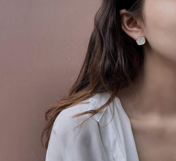 Елегантни дамски кръгли обеци къс модел