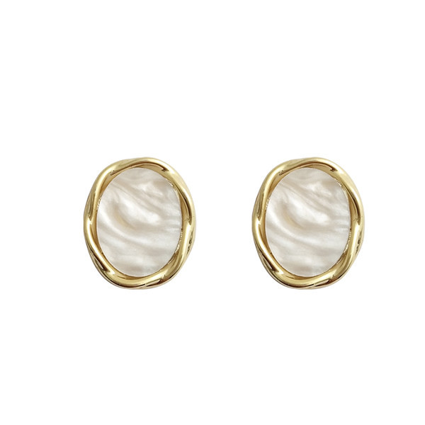 Елегантни дамски кръгли обеци къс модел