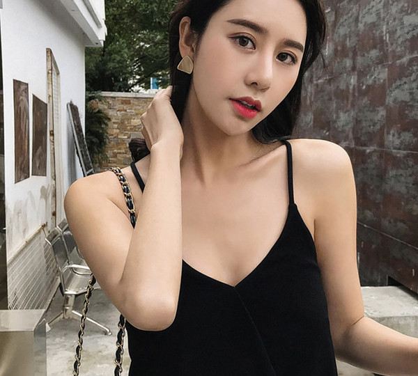 Нов модел дамски обеци с нестандартна форма 