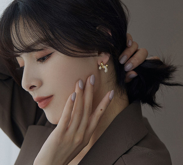 Дамски златисти  обеци с камъни