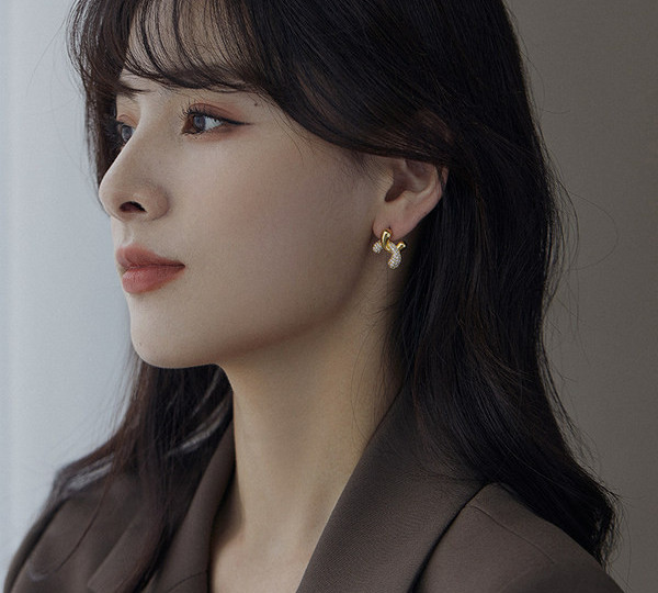 Дамски златисти  обеци с камъни