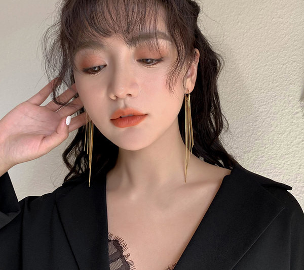 Moderne ženske duge naušnice s resicama