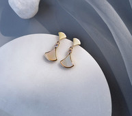 Модерни дамски обеци с декоративен камък