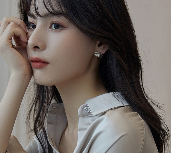 Model nou de cercei dama cu pietre - culoare aurie