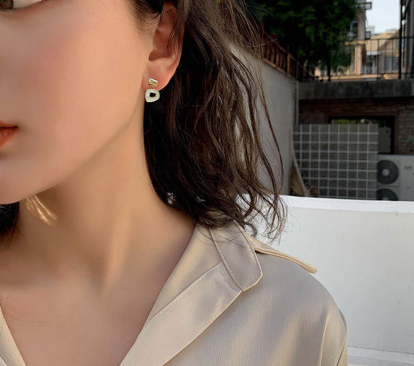 Ежедневни обеци с декоративни камъни за жени