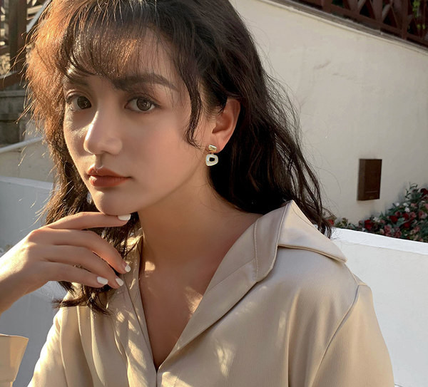 Ежедневни обеци с декоративни камъни за жени