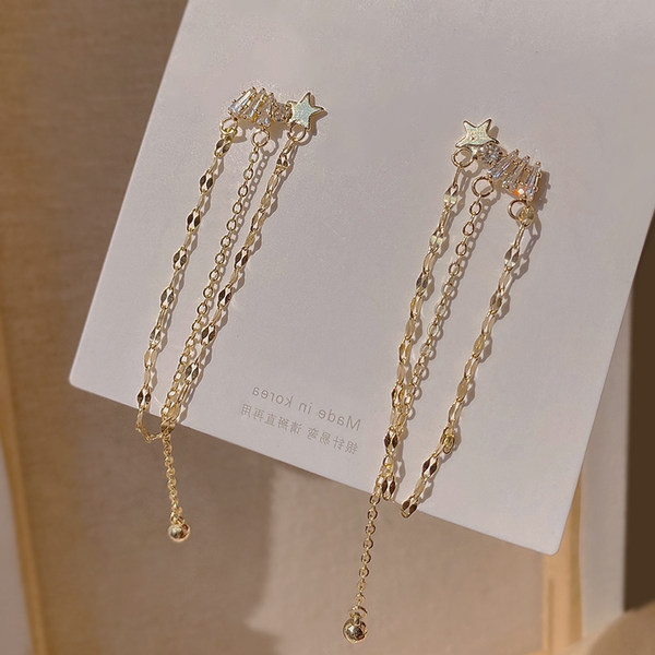 Moderne viseće naušnice u zlatnoj boji