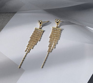 Елегантни дамски висящи обеци в златист цвят