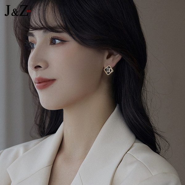 Дамски обеци с  камъни - златист цвят