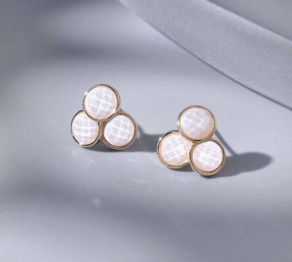 Нов модел дамски обеци с бял камък - златист и сребрист цвят