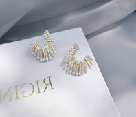 Нови модерни обеци с декоративни камъни за жени