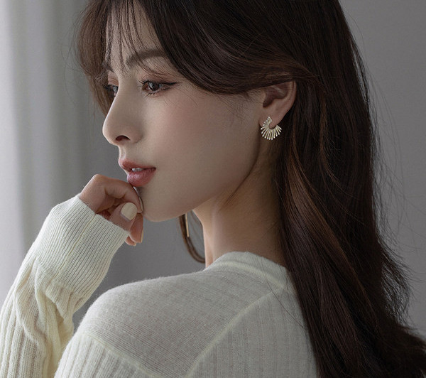 Нови модерни обеци с декоративни камъни за жени