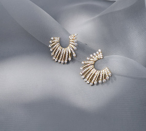 Нови модерни обеци с декоративни камъни за жени