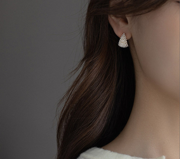 Mini ženske biserne naušnice zlatne boje