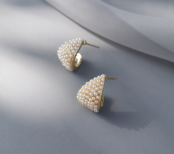 Mini ženske biserne naušnice zlatne boje