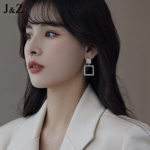 Модерни дамски квадратни обеци с камъни
