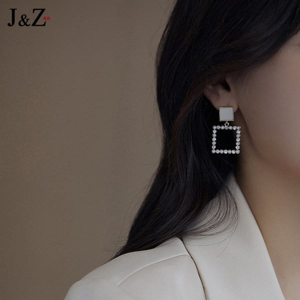 Модерни дамски квадратни обеци с камъни