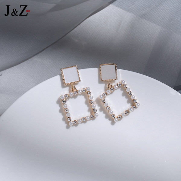 Модерни дамски квадратни обеци с камъни