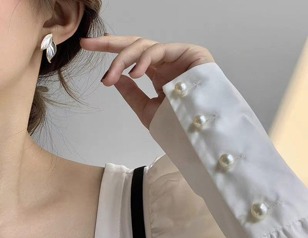 Дамски обеци с листа 