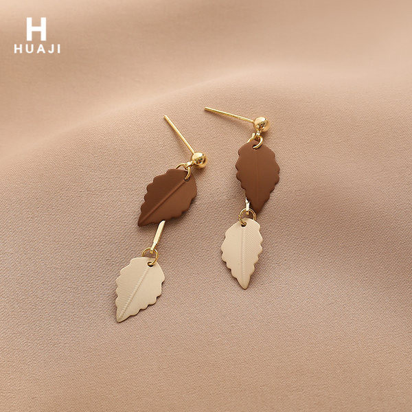 Нов модел дамски обеци във формата на листо