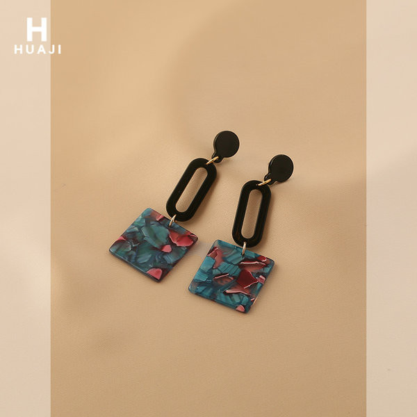 Дамски актуални дълги квадратни обици