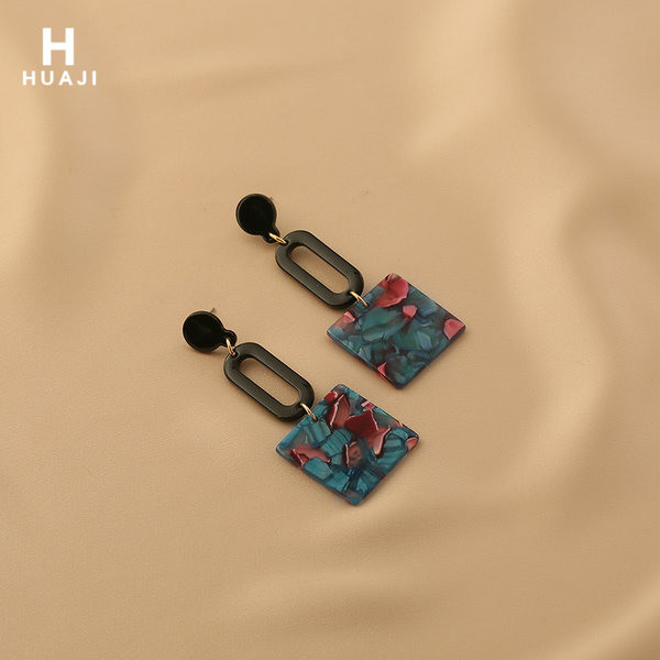 Дамски актуални дълги квадратни обици