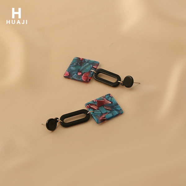 Дамски актуални дълги квадратни обици