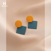 Дамски обици къс изичстен модел