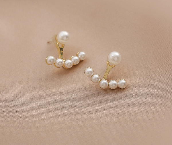 Дамски стилни перлени обеци в златист цвят